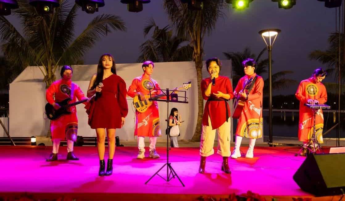 image-cong-vien-anh-sang-vinhomes-grand-park-giai-tri-thu-gian-ngay-tp-hcm-49