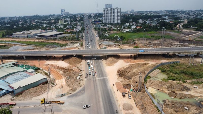 nut-giao-vanh-dai-3-quoc-lo-13-cau-vuot-gan-1km-hoan-tat-trai-nhua-monrei-saigon-cho-gio-g-de-but-pha 2-0